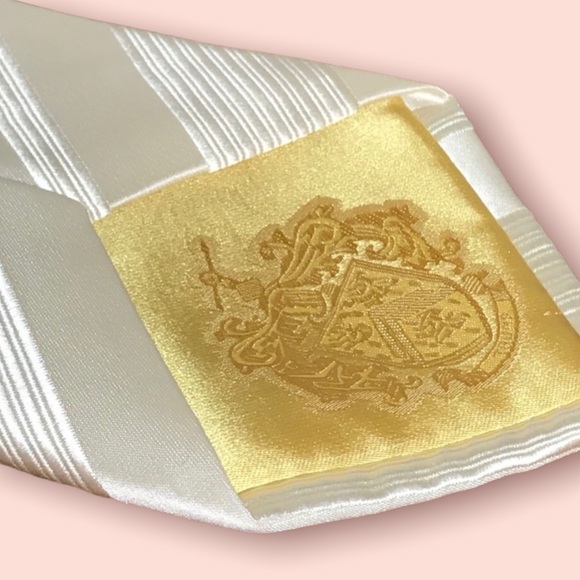 New Donald Trump White Cream Necktie - Picture 6 of 8